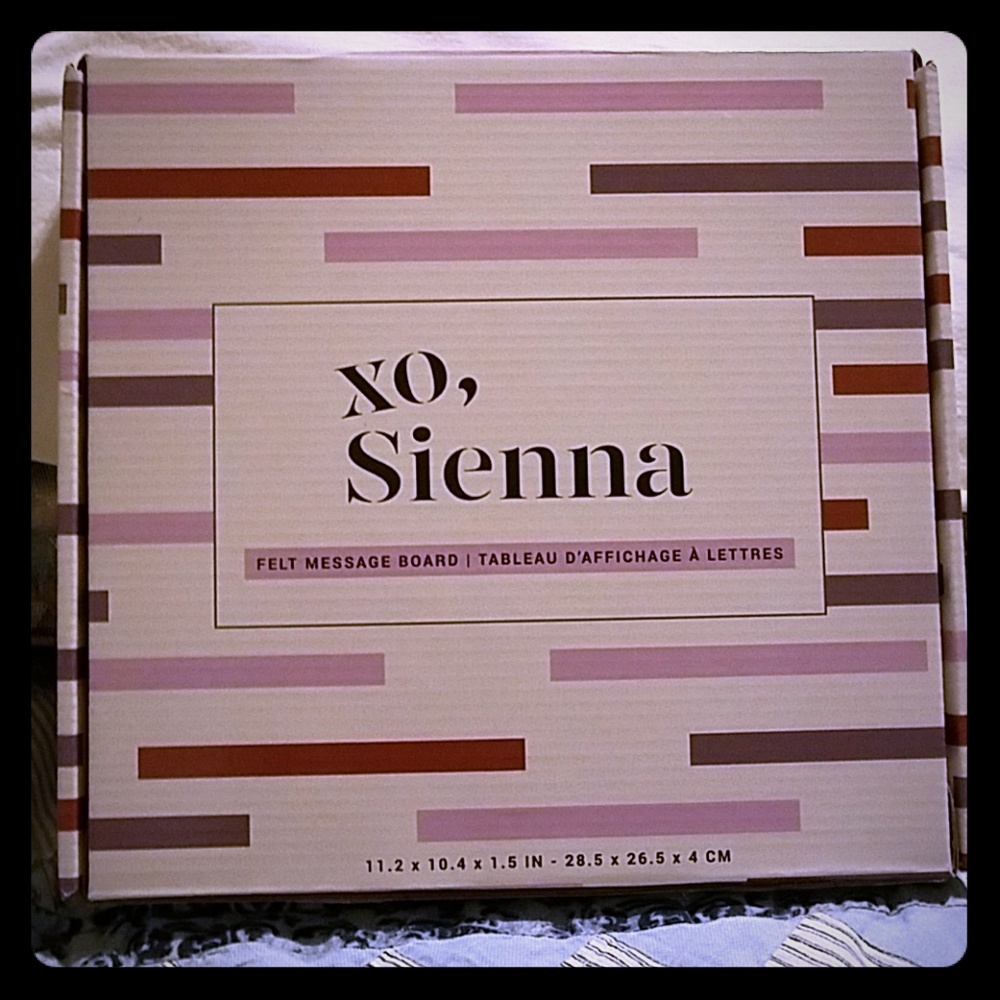 XO, SIENNA BLACK FELT LETTER BOARD